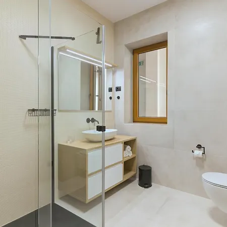 Mare Sano Plaza Apartament *