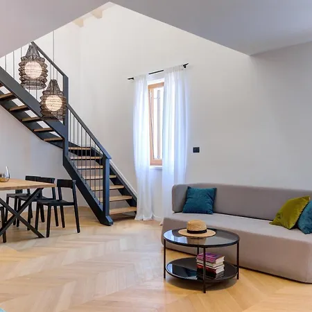 Mare Sano Plaza 아파트 오파티아