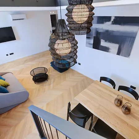 Mare Sano Plaza 아파트 오파티아